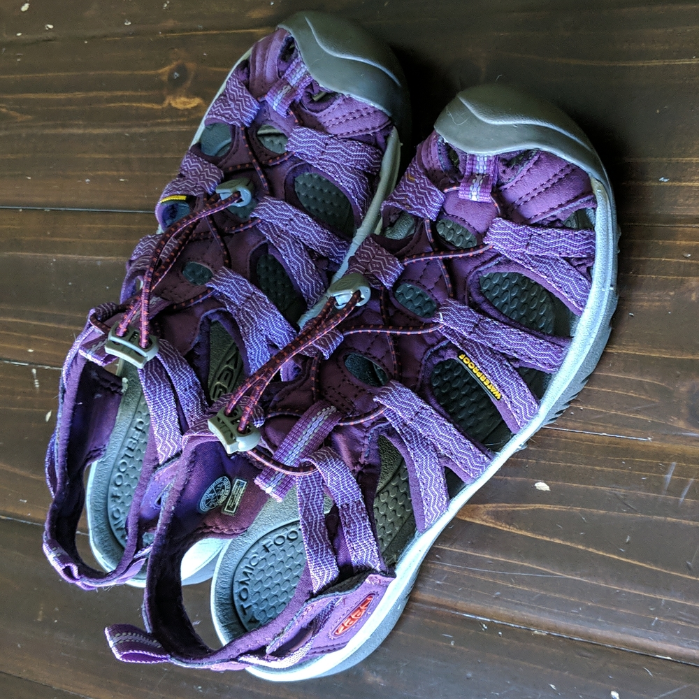 Like New KEEN women's sandals size 10 purple drawstring and slide lock